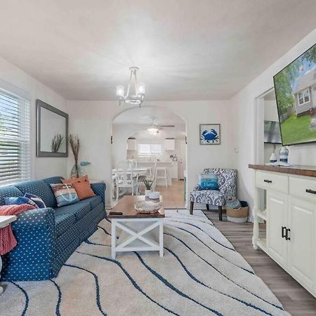 Beach Bungalow - 1 Block To Beach - Pets Welcome! نورفولك المظهر الخارجي الصورة