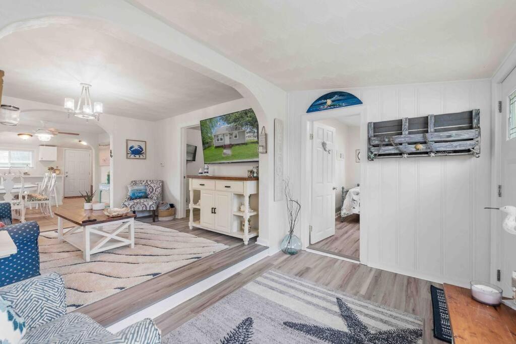 Beach Bungalow - 1 Block To Beach - Pets Welcome! نورفولك المظهر الخارجي الصورة