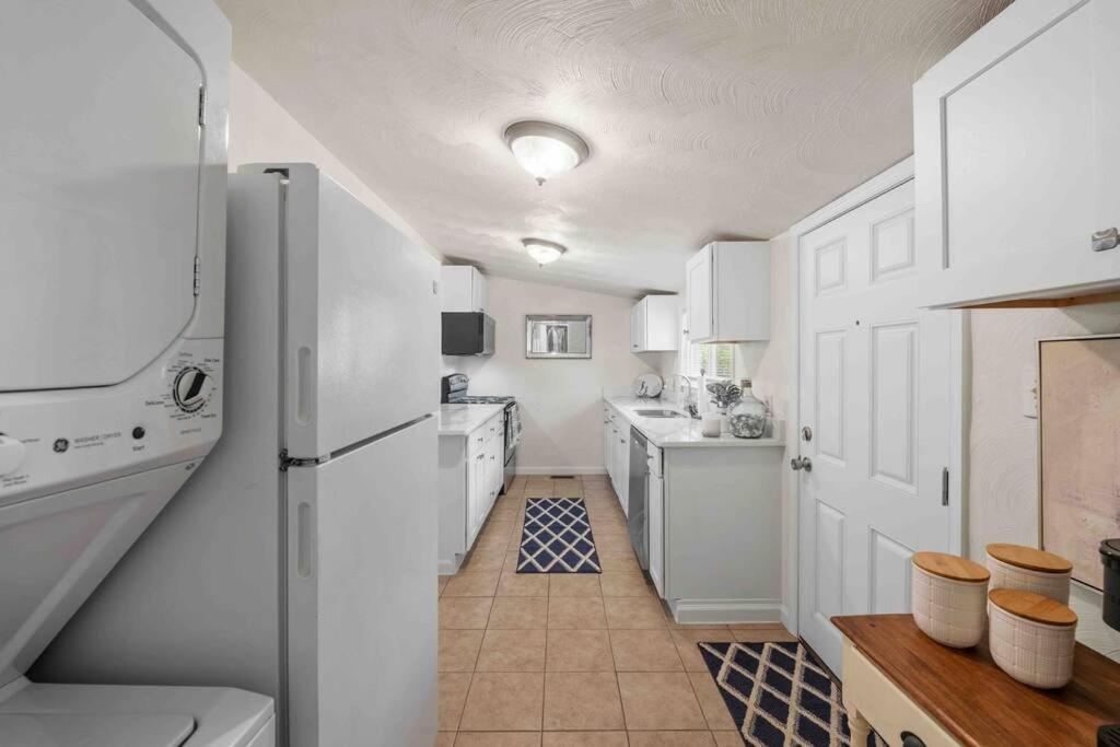 Beach Bungalow - 1 Block To Beach - Pets Welcome! نورفولك المظهر الخارجي الصورة